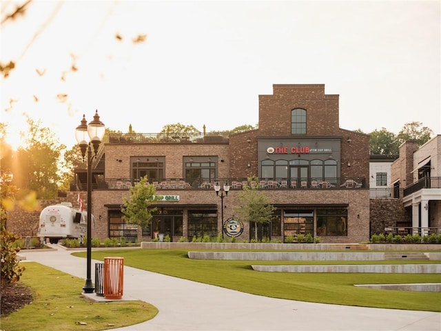 view of building exterior