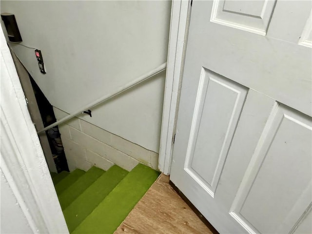 5347 Ocarol Ct, Stone Mountain, GA 30088 - view of stairs