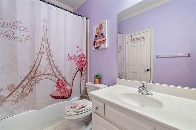 882 Hallbrook Ln, Milton, GA 30004 - bathroom featuring crown molding, vanity, toilet, and shower / bath combo with shower curtain
