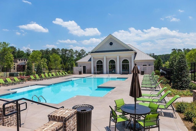 3 Hundley Ln, Roswell, GA 30076 - community pool with a patio area and an outdoor structure