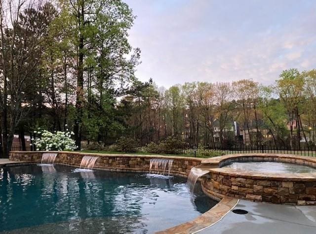 3855 Greenside Ct, Dacula, GA 30019 - view of pool featuring a pool with connected hot tub