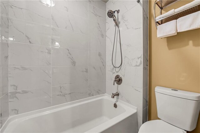 3855 Greenside Ct, Dacula, GA 30019 - full bath featuring toilet and shower / washtub combination
