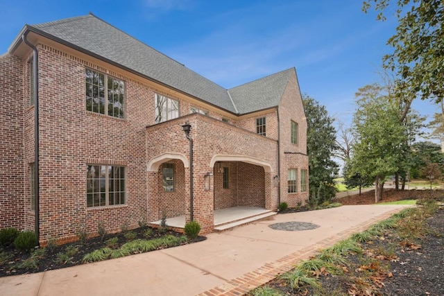 view of front of property featuring a patio