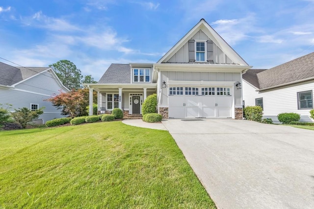 view of front facade featuring a porch and a front lawn