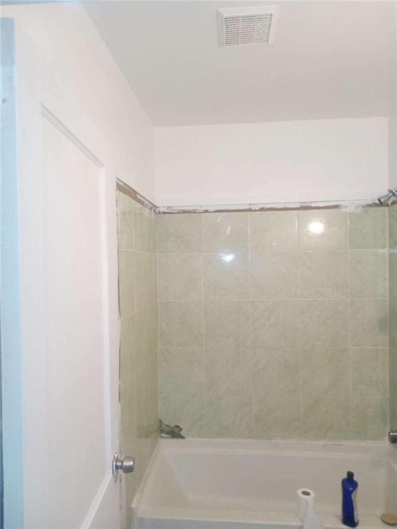 1105 Oak Knoll Ter, Atlanta, GA 30315 - bathroom with bathing tub / shower combination