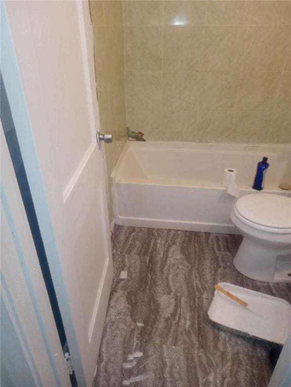 1105 Oak Knoll Ter, Atlanta, GA 30315 - bathroom with toilet and bathing tub / shower combination