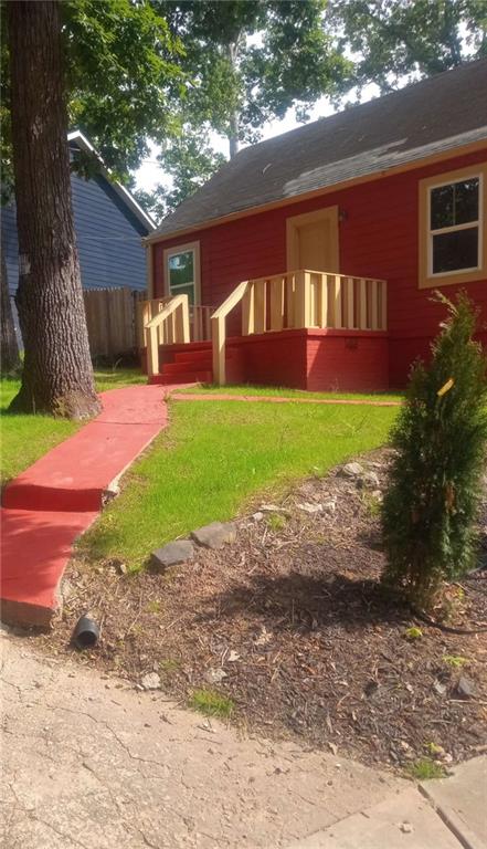 1105 Oak Knoll Ter, Atlanta, GA 30315 - view of yard