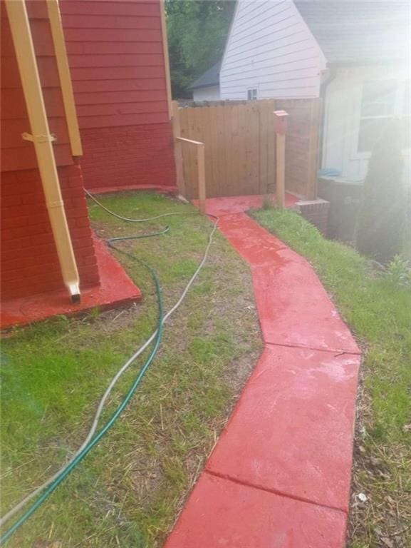1105 Oak Knoll Ter, Atlanta, GA 30315 - view of yard with fence