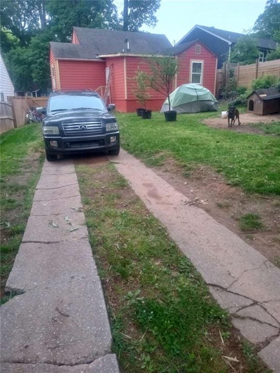 1105 Oak Knoll Ter, Atlanta, GA 30315 - view of yard with driveway