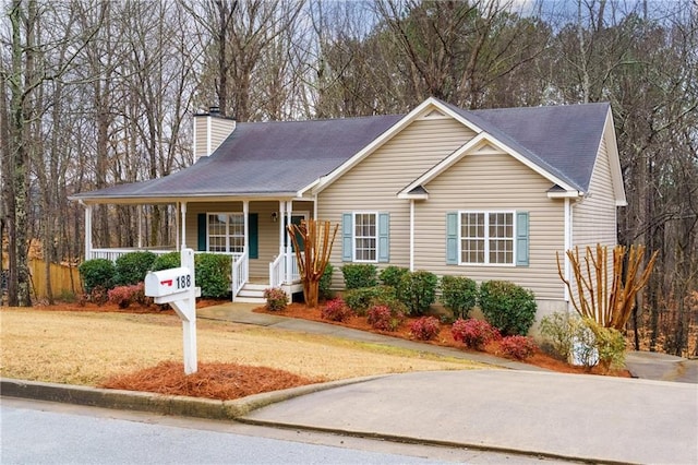 view of front of property featuring a porch