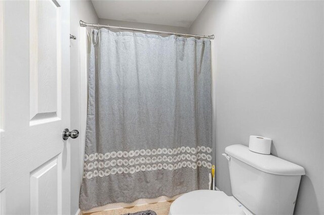 930 Brenau Point Dr, Gainesville, GA 30501 - full bath with toilet and a shower with curtain