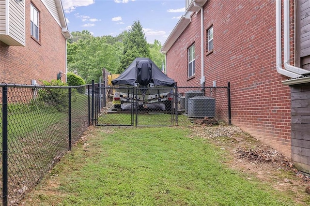 930 Brenau Point Dr, Gainesville, GA 30501 - view of yard featuring a gate and central AC unit