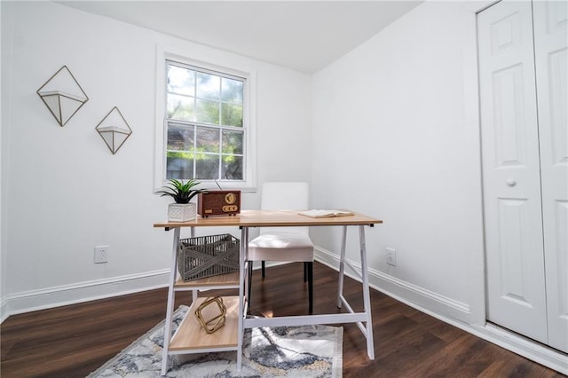 1712 Evans Dr SW, Atlanta, GA 30310 - office area featuring wood finished floors and baseboards