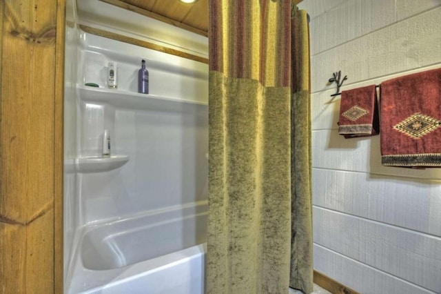 115 Coldwater Creek Dr, Mineral Bluff, GA 30559 - bathroom featuring shower / bath combination with curtain