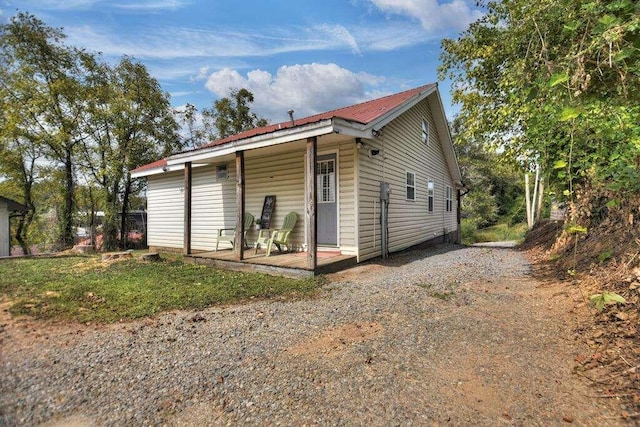 view of front of home featuring a patio area