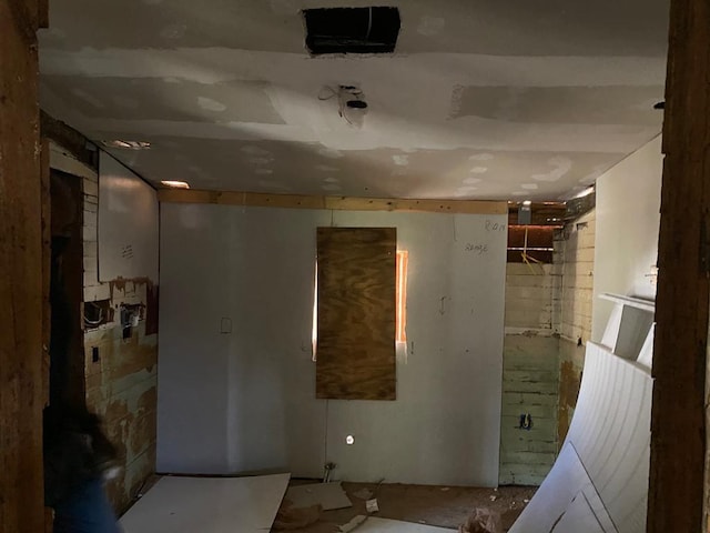 1111 Hartley St, Macon, GA 31206 - view of empty room
