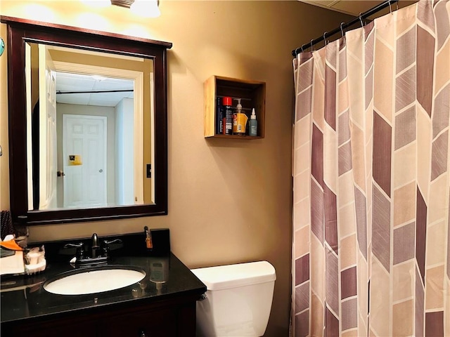 1739 Praters Pt, Dacula, GA 30019 - full bath with toilet, vanity, and a shower with curtain