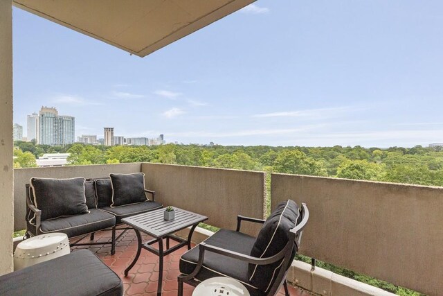 balcony featuring an outdoor hangout area