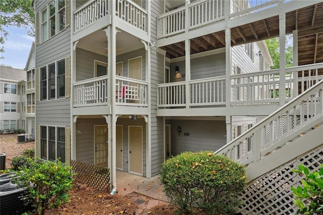 Listing photo 2 for 608 Abingdon Way, Atlanta GA 30328