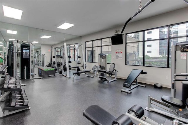 3481 Lakeside Dr NE Unit 902, Atlanta, GA 30326 - gym featuring baseboards