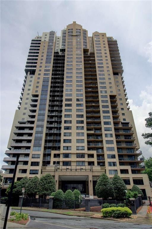 3481 Lakeside Dr NE Unit 902, Atlanta, GA 30326 - view of building exterior