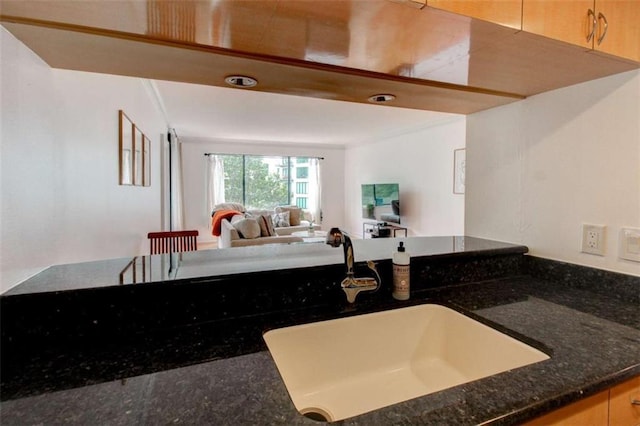 3481 Lakeside Dr NE Unit 902, Atlanta, GA 30326 - kitchen featuring open floor plan and dark stone countertops