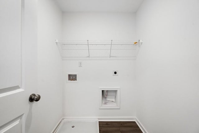 clothes washing area with washer hookup, hookup for an electric dryer, and hardwood / wood-style floors