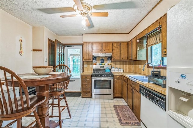 480 Pineburr Ln, Stone Mountain, GA 30087