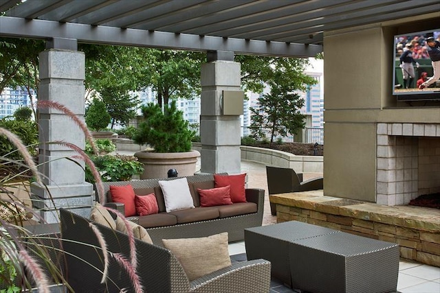 view of patio / terrace featuring an outdoor hangout area