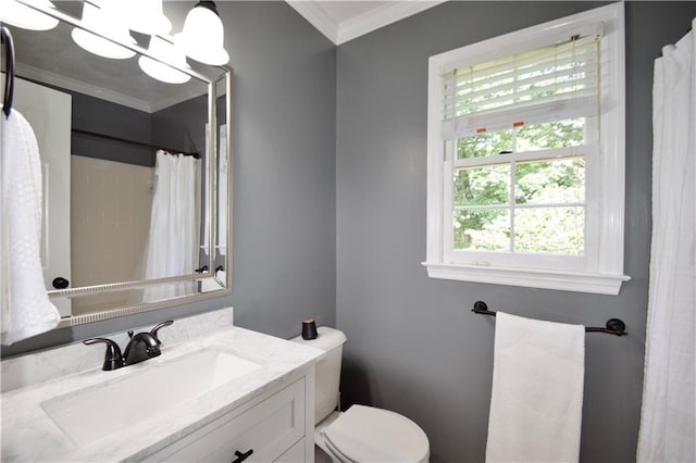 5040 Puritan Dr, Sugar Hill, GA 30518 - full bathroom with crown molding, a chandelier, vanity, and a shower with shower curtain