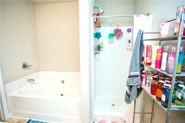 full bath with a shower with curtain, visible vents, a sink, and double vanity