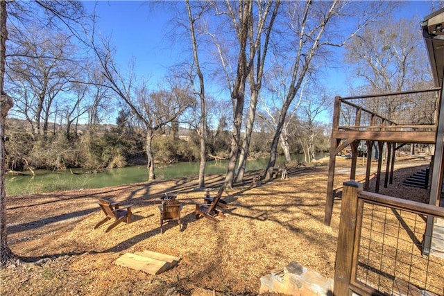 view of yard featuring a water view