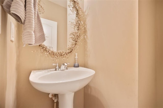 1979 Spivey Village Dr, Jonesboro, GA 30236 - bathroom with a sink