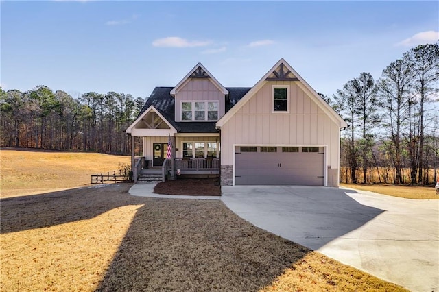 view of front of home featuring covered porch