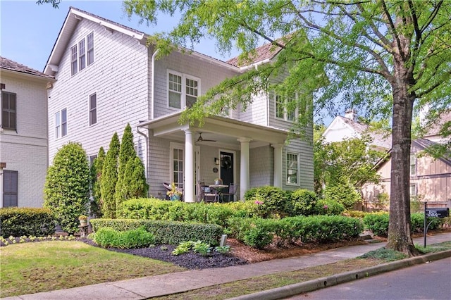 traditional home with a ceiling fan