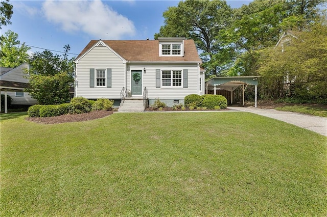 view of front of property featuring a detached carport, concrete driveway, a front lawn, and roof with shingles