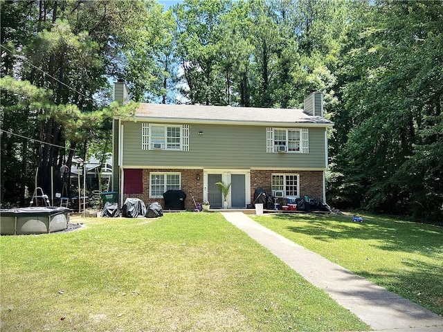 view of front of property with a front yard