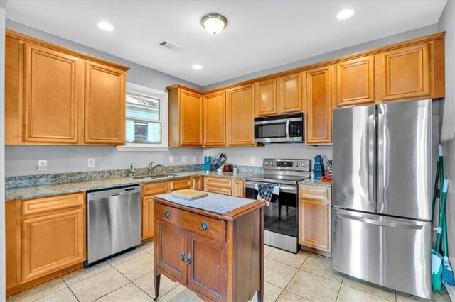 898 Allene Ave SW, Atlanta, GA 30310 - dining space with visible vents, baseboards, light wood finished floors, and a chandelier