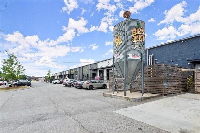 898 Allene Ave SW, Atlanta, GA 30310 - view of uncovered parking lot