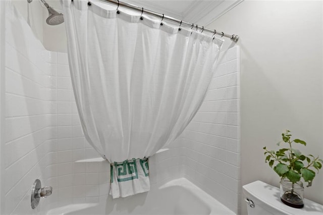 4337 Mountain View Rd, Oakwood, GA 30566 - bathroom featuring shower / bath combo and toilet