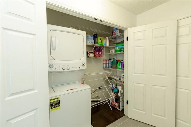 340 Monivea Ln, Roswell, GA 30075 - laundry area with stacked washer / drying machine
