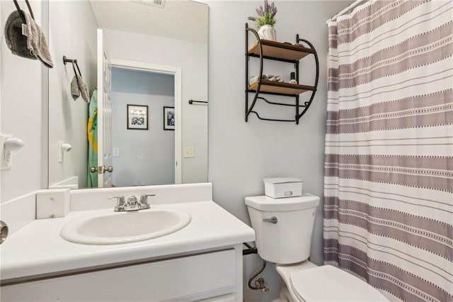 1671 Bismarck Cir, Winder, GA 30680 - full bath featuring toilet, vanity, and curtained shower