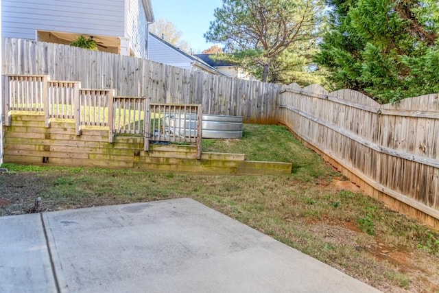 view of yard with a patio