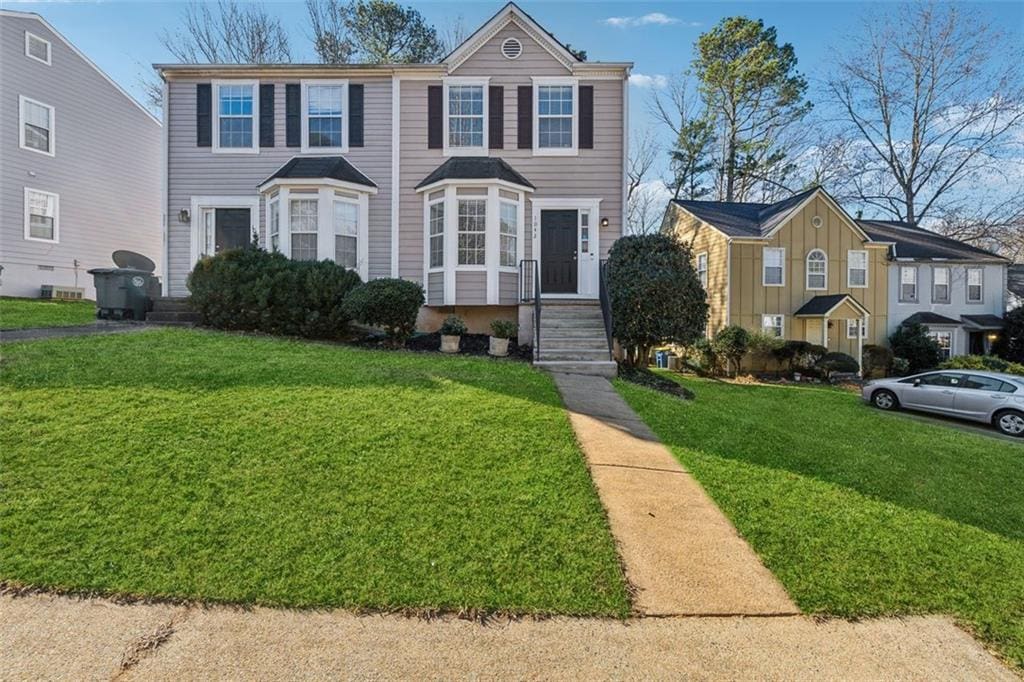 view of front of house featuring a front yard