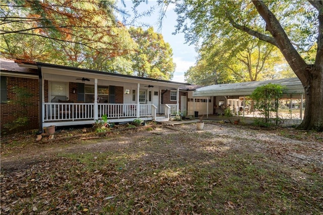 single story home featuring a porch