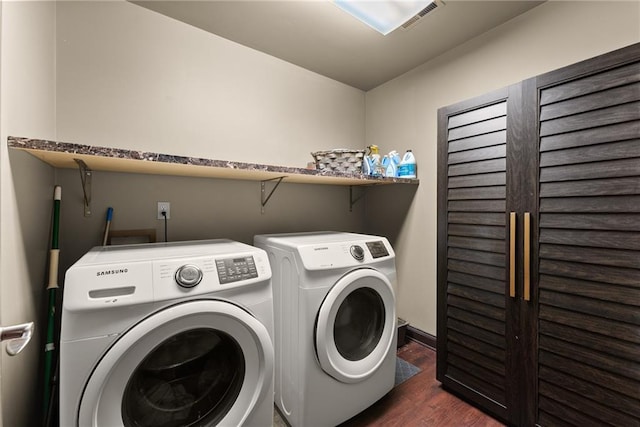 5995 Wellington Ave, Gainesville, GA 30506 - laundry room featuring independent washer and dryer and wood finished floors
