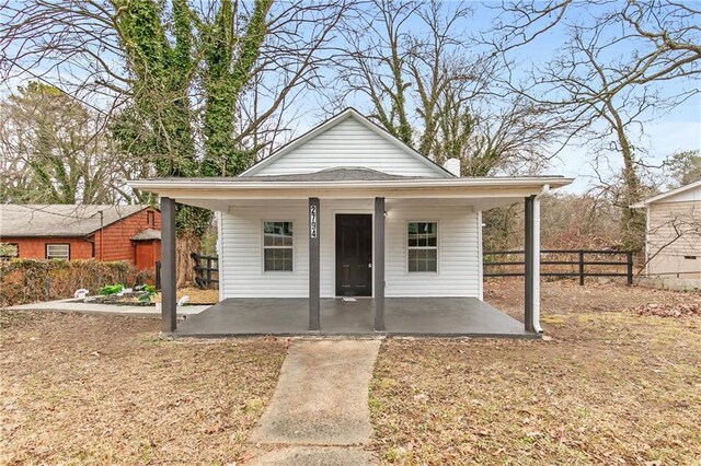 view of front of house with a patio