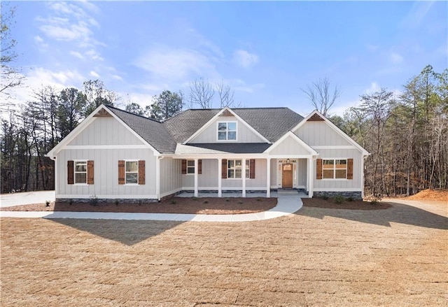 view of front facade featuring covered porch