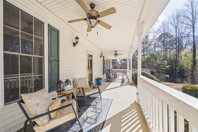 view of patio with ceiling fan and covered porch