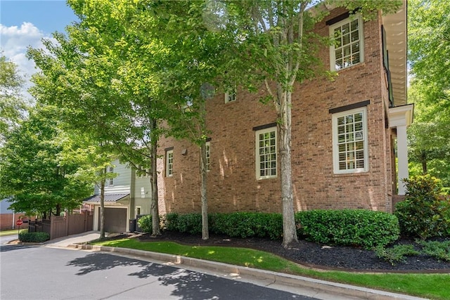 175 Centennial Trce, Roswell, GA 30076 - view of front facade featuring brick siding